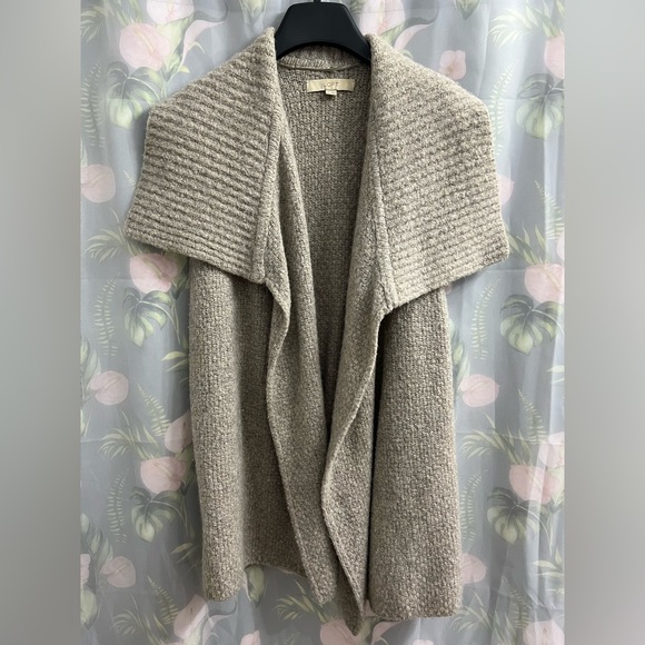 Loft vest small - Picture 1 of 3